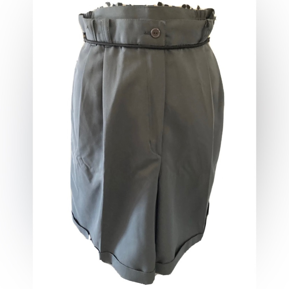 Women's JARA Stretch Bermuda Shorts, Olive Green Size 14 Cuffed Stretch Back